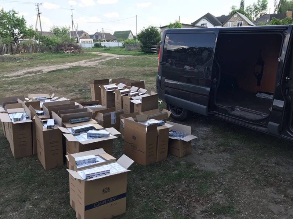 У Ковелі в авто знайшли 37 ящиків контрафактних цигарок (фото)