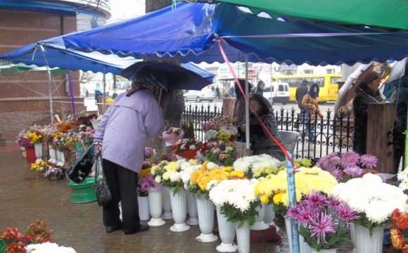 Квітковий ринок біля ЦУМу остаточно демонтують