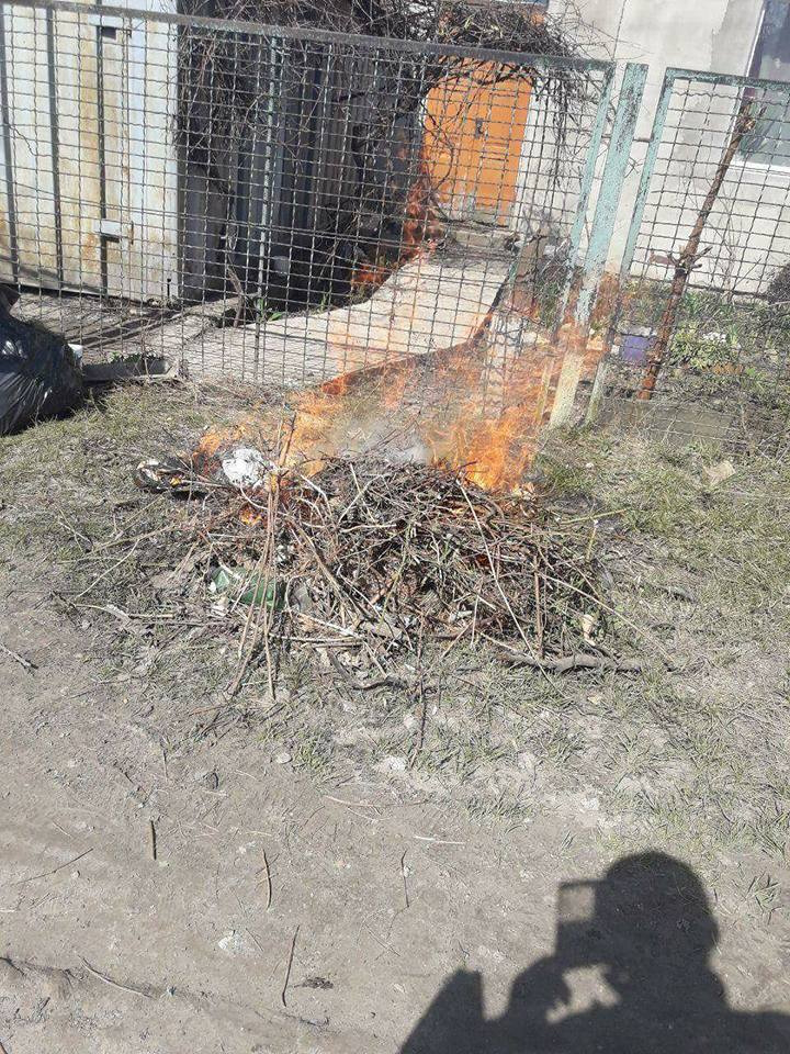 Муніципали карають лучан, які палять гілля і сміття (фото) 