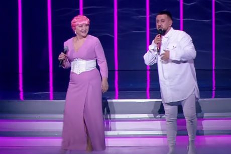 Ніна Матвієнко з рожевим волоссям і MONATIK: з'явилося відео спільного виступу