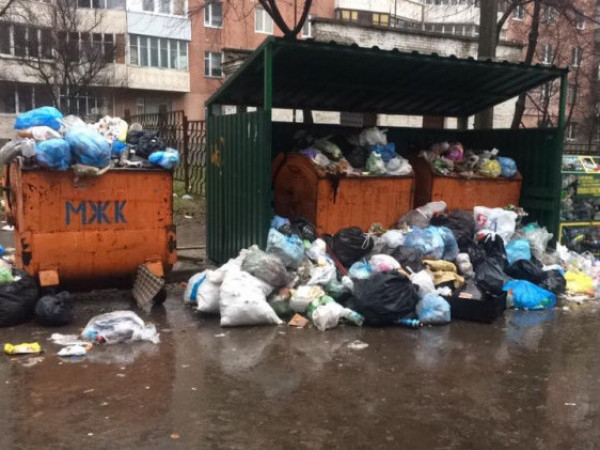 Луцькрада розірве договір з МЖК через сміття