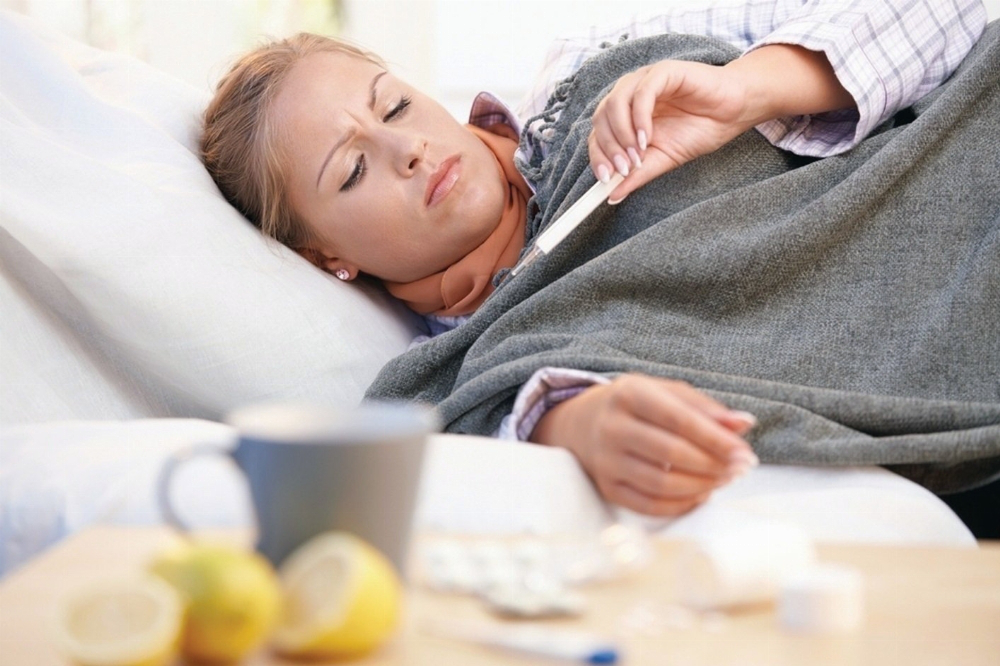 Чай з малини, цибуля, антибіотики:  як насправді лікуватися від грипу  