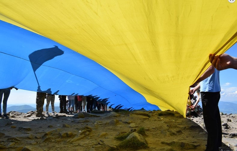 В Україні розгорнуть найдовший прапор, створений казначеями з усіх регіонів