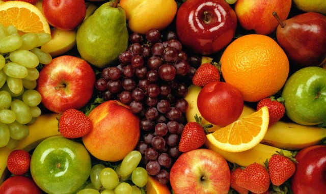 «Український» фруктовий кошик на 17 % дорожчий, ніж у Польщі