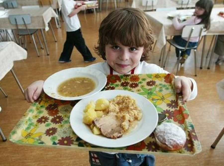 На Волині оголосили 25-мільйонний тендер на харчування дітей-чорнобильців