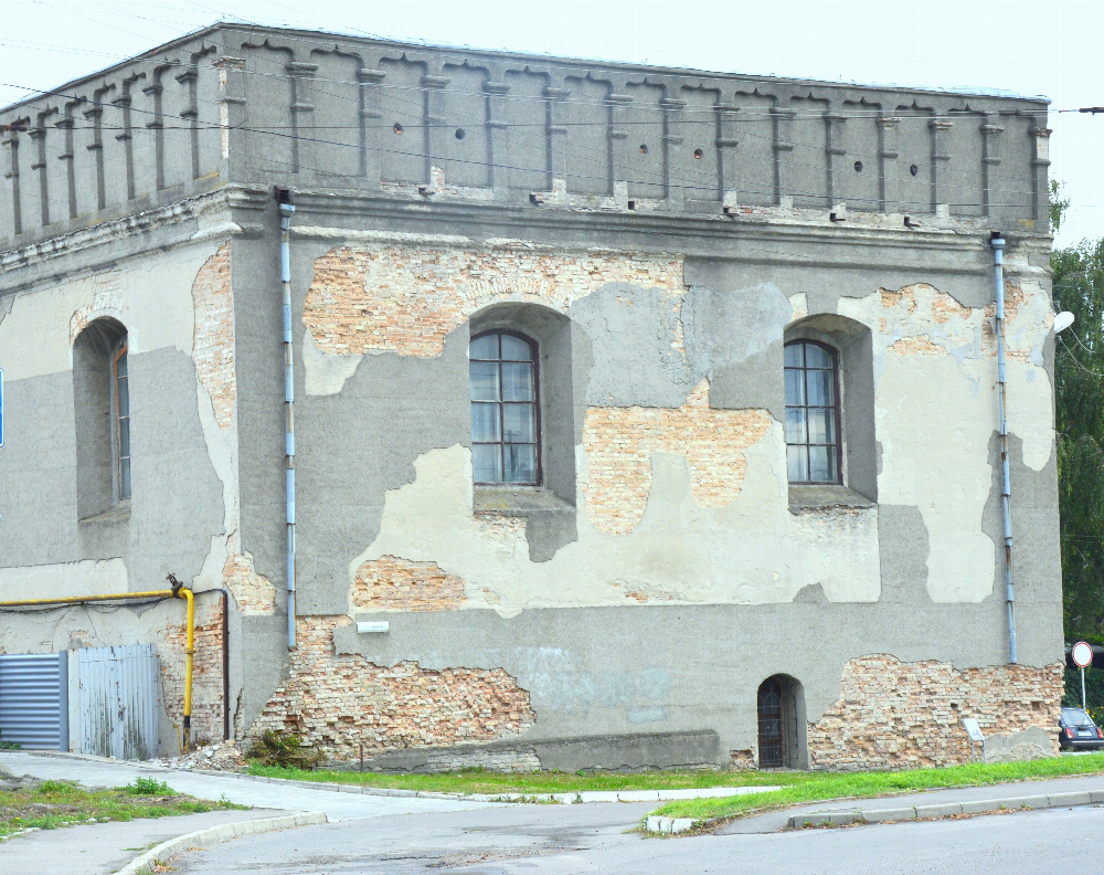 «Динамо» через суд просять звільнити приміщення синагоги у Луцьку