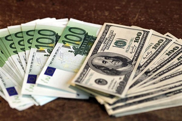Експерт розповів, чому дорожчає євро і що буде з доларом 