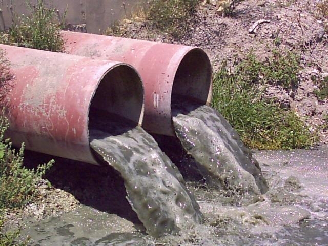 До кінця серпня Вересневе підключать до міської каналізації
