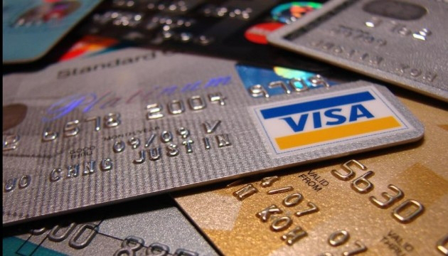 В Україні можуть ввести обмеження на карткові комісії банків 