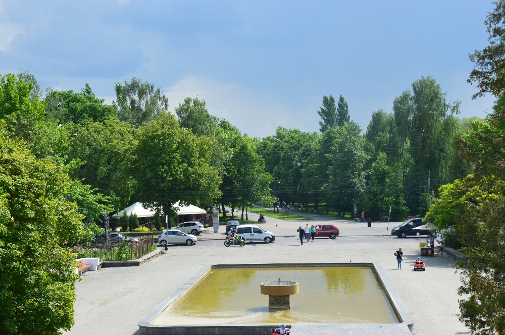 Блиск та злиденність луцького центрального парку (ФОТОРЕПОРТАЖ)