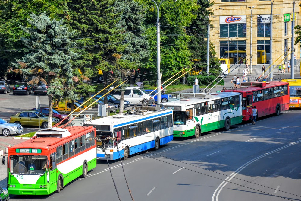 Зоряний час тролейбусів: що робиться з транспортом у Луцьку