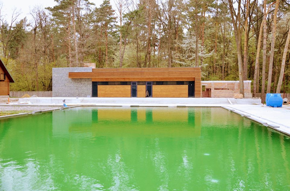 Біля Луцька відкриють ресторан з басейном «на природі»