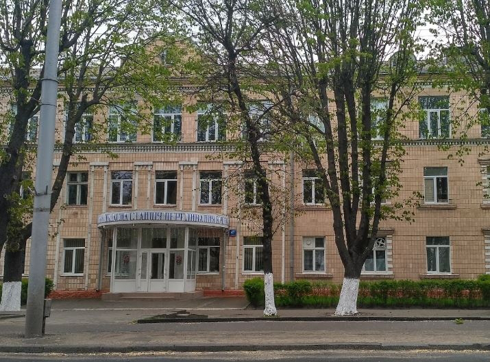 Будинок та машина – мамині: декларація головного лікаря станції переливання крові в Луцьку