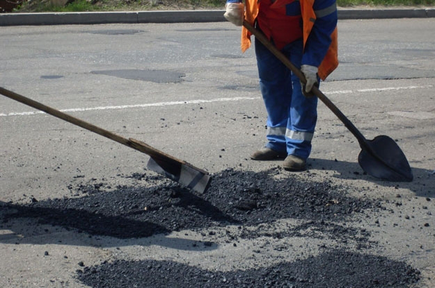 В Україні запровадили незалежний контроль якості дорожніх робіт