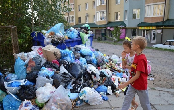 Садовий просить Луцькраду прийняти 12 тонн львівського сміття