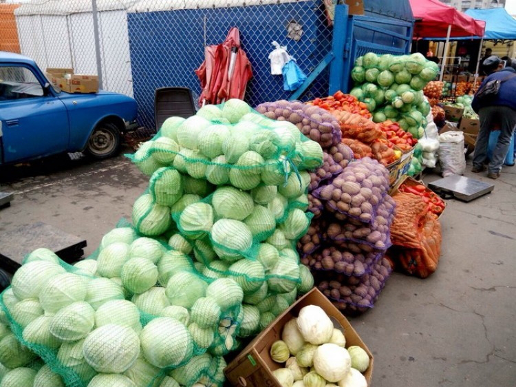У Луцьку продавчиня судиться з муніципалами за вилучені овочі 