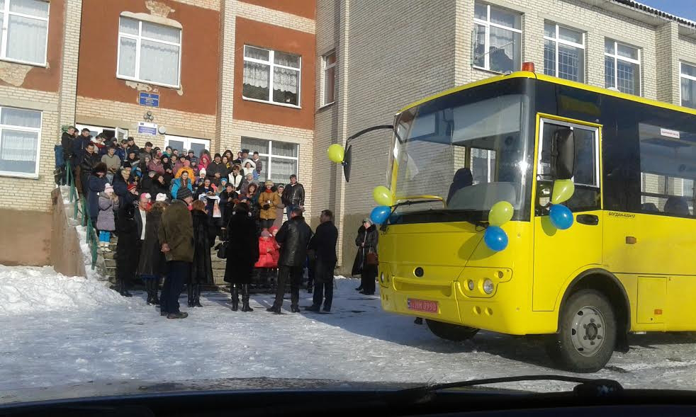 Нові шкільні автобуси поїхали в райони Волині 