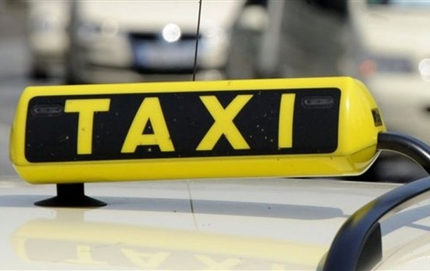 Таксистам можуть суттєво зменшити плату за ліцензію 