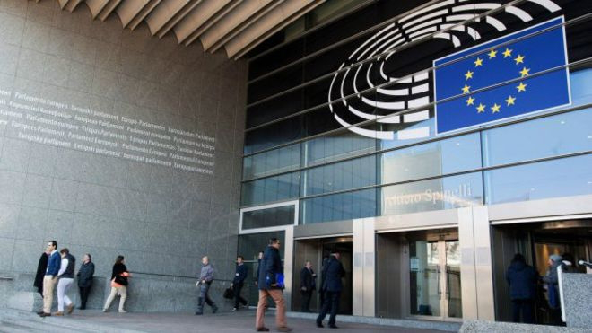 Профкомітет Європарламенту підтримав безвіз для України 