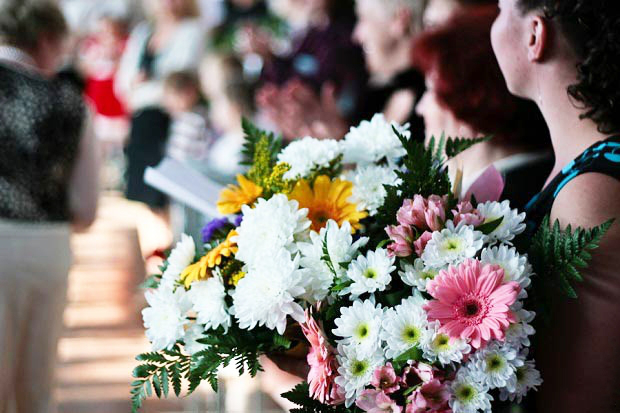 Луцького активіста дратує ініціатива «благодійність замість квітів»