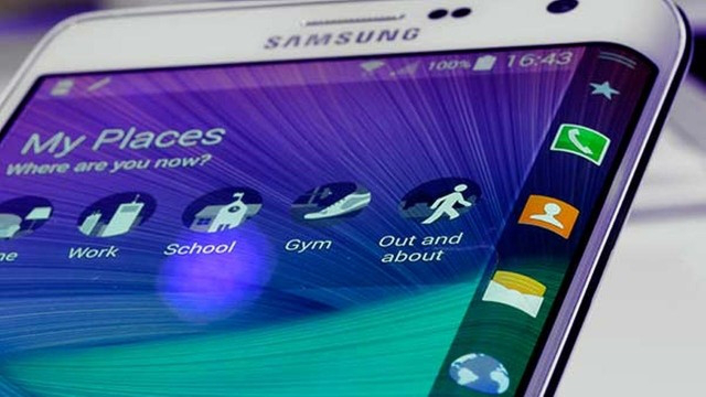 Компанія Samsung запатентувала смартфон із двома екранами