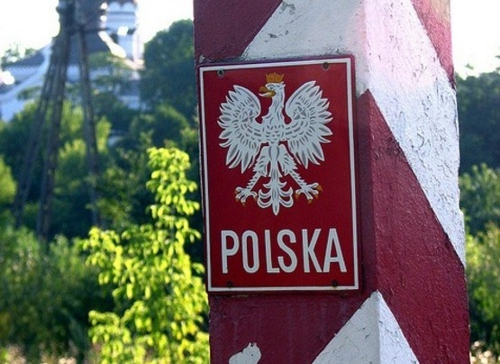 Польща може посилити візовий режим з Україною