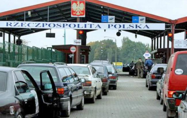 Черги на кордоні з Польщею: як бути власникам автівок з іноземними номерами 
