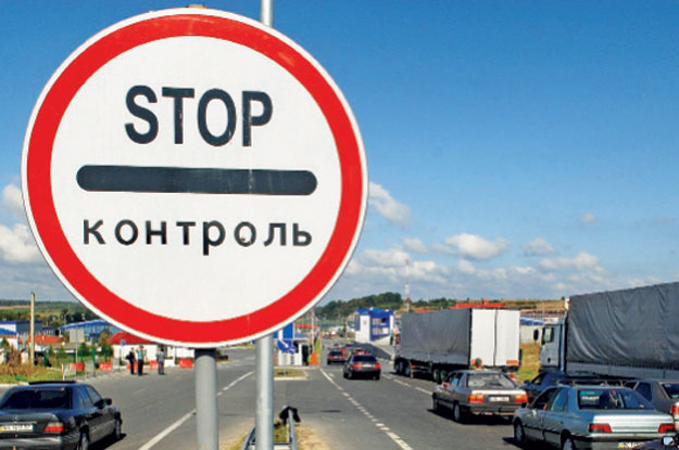 Черги на кордоні України і Польщі стають щоразу більшими