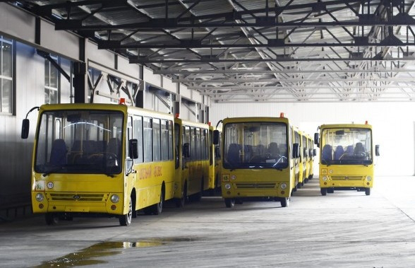 Луцький завод запустив у серію  нові шкільні автобуси