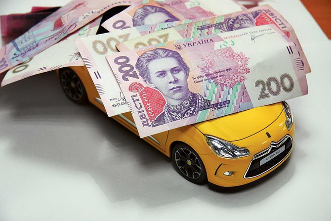 У Луцьку власники VIP-автівок сплатили 800 тисяч гривень податку 