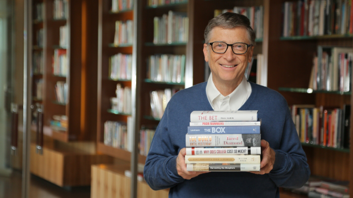 П'ять книг, які влітку рекомендує прочитати Білл Гейтс 