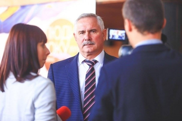Мером Сапожніковим займеться прокуратура через Нововолинське училище (оновлено)