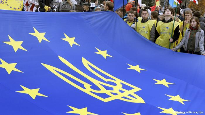 Скільки українців підтримують вступ України до ЄС та НАТО (дослідження)