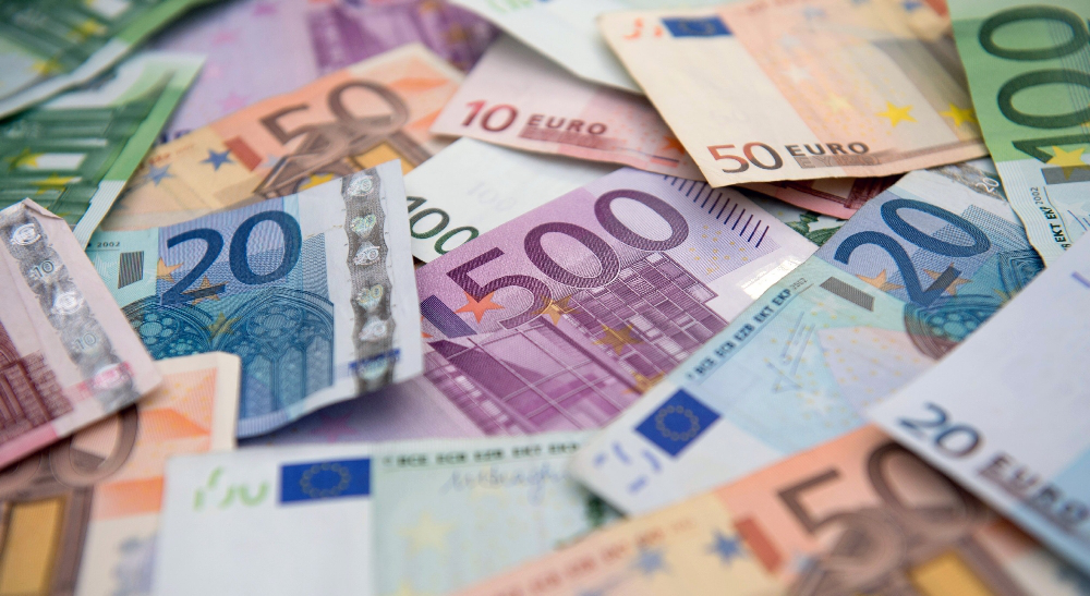 Євро на міжбанку сягнуло 30 гривень