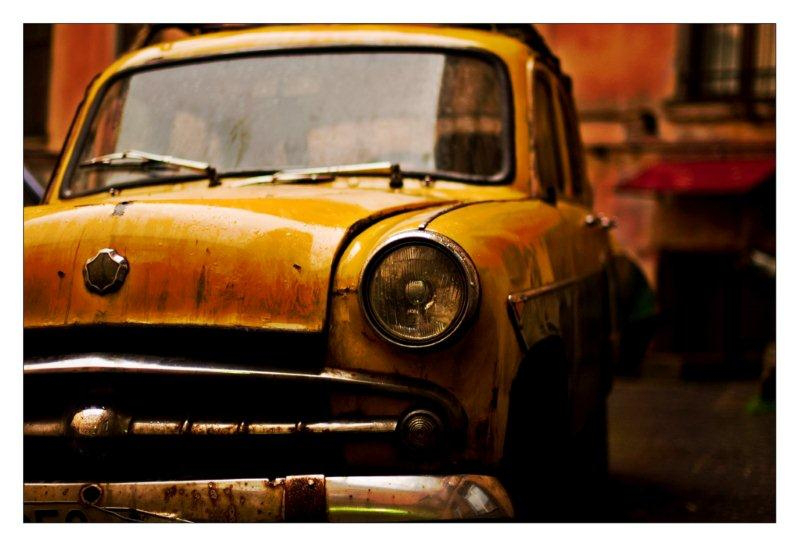 В Україні заборонять ввезення автівок, випущених до 2010 року