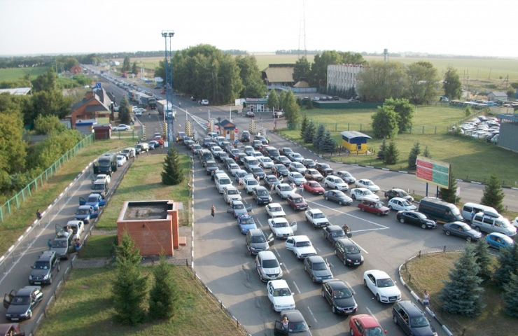 Польща закрила «зелений коридор» на українському кордоні (відео)