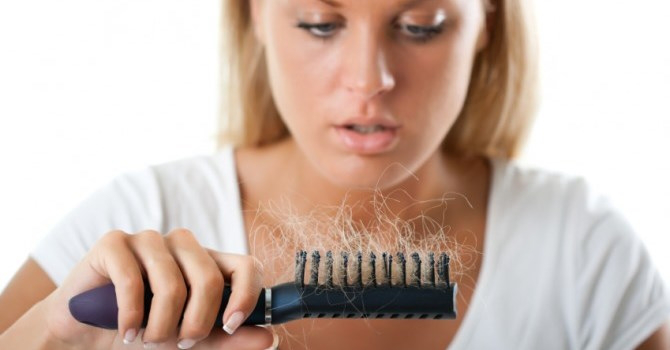 7 причин, чому у вас випадає волосся