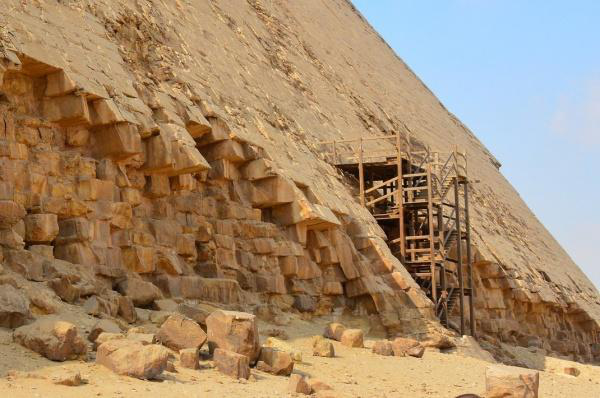 У Єгипті знайшли пандус, який використовували для будівництва пірамід