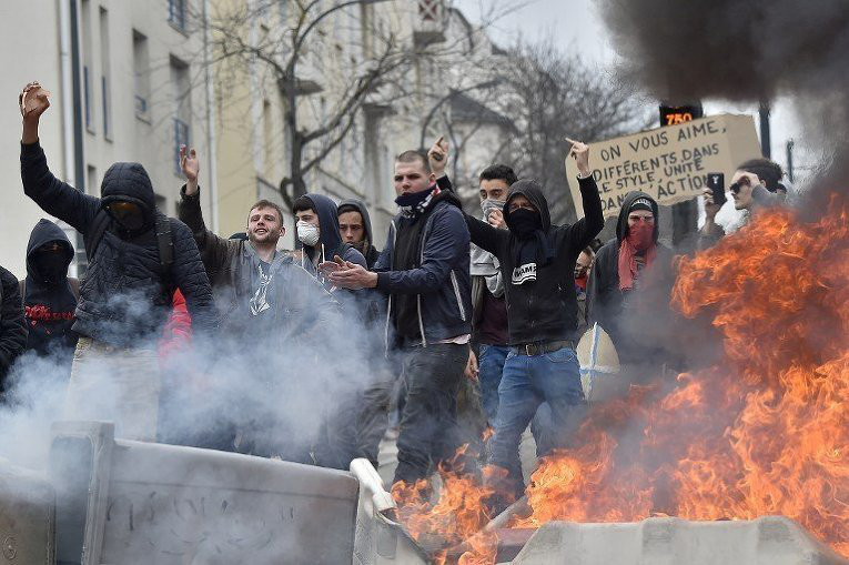 У Франції на протест вийшло 75 тисяч людей