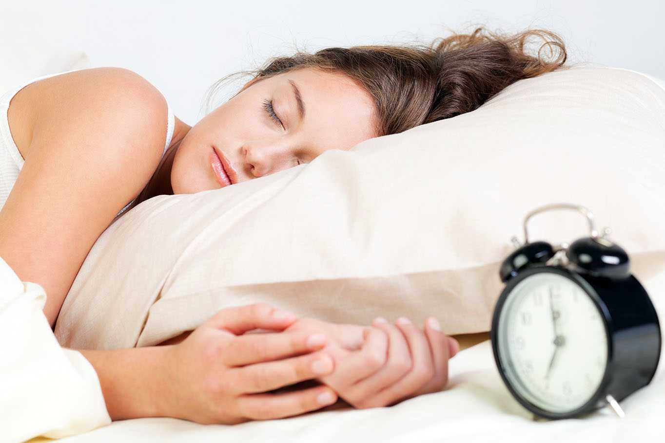 Вчені довели: потрібно спати 8 годин - міф!