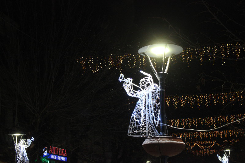 У Луцьку на вулиці оселилися янголи (фото)