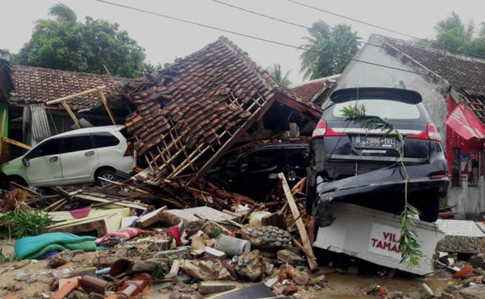Жахливе цунамі в Індонезії: майже 400 загиблих, ще понад 1400 - травмовані