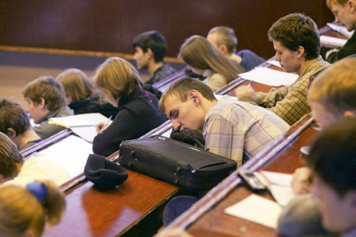 В Україні зменшилася кількість вишів і студентів