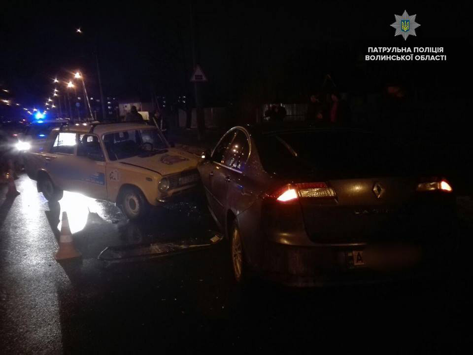 «П'яна» аварія в Луцьку: винуватець намагався втекти (фото)
