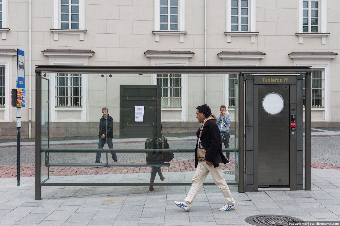 Банкомати і вбиральні: в Україні хочуть модернізувати зупинки громадського транспорту