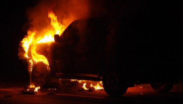 На Волині бізнесмену спалили Lexus