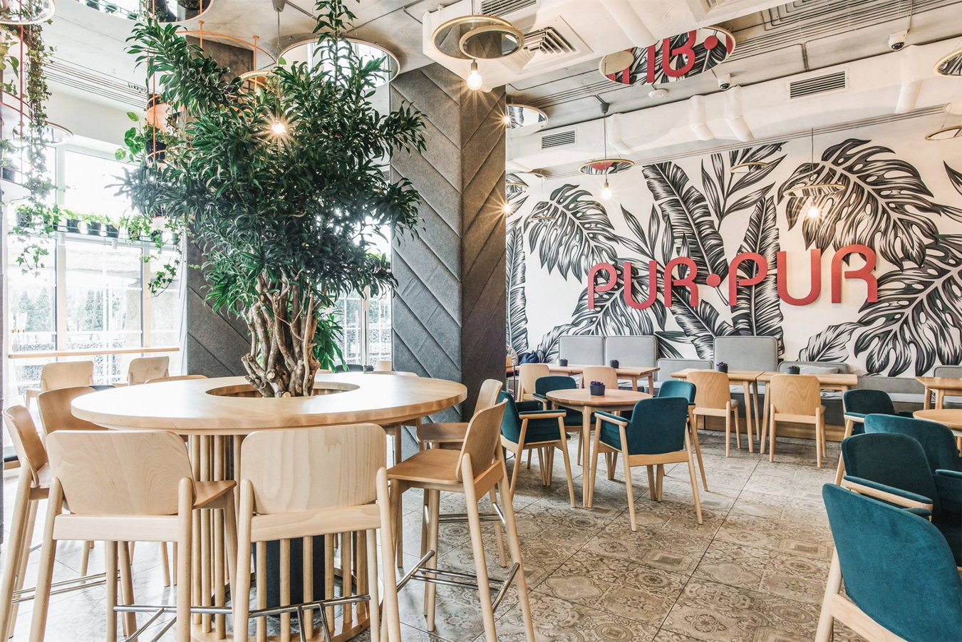 Бранч-кафе «PUR PUR» в Луцьку представляє вишуканий європейський стиль з меблями від компанії Mayer Trade*