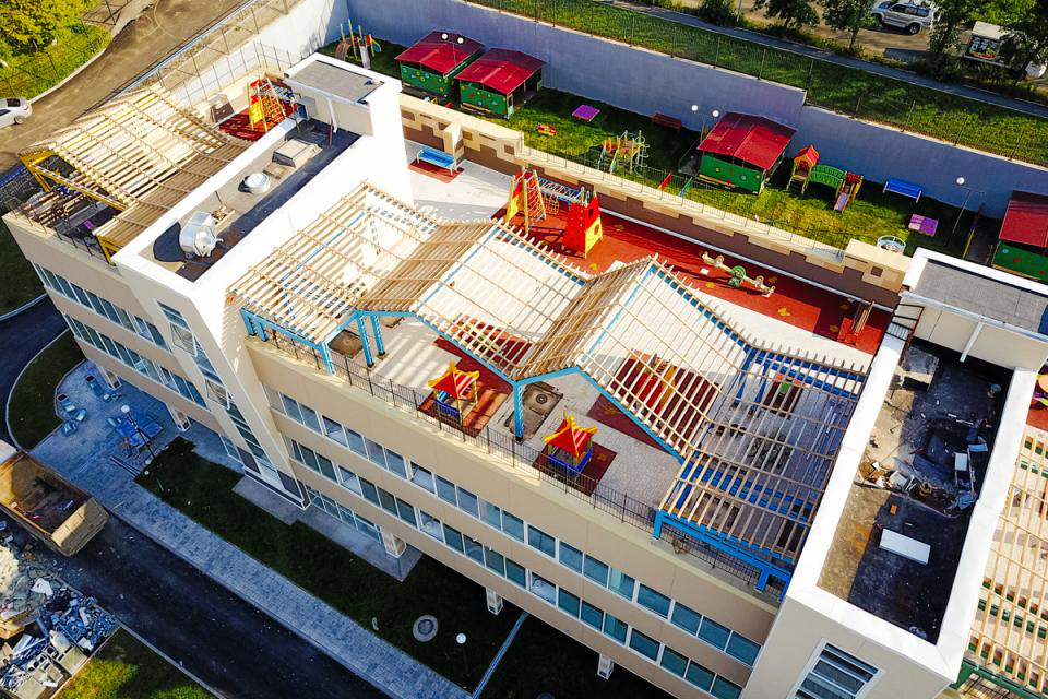 В Україні будуватимуть дитячі майданчики на дахах споруд