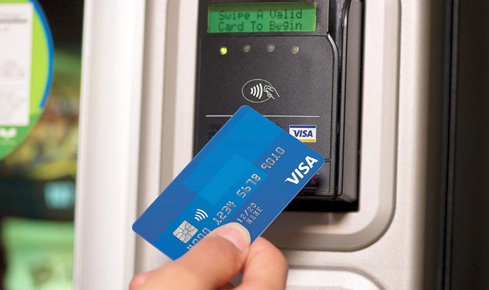 Із квітня банки видаватимуть тільки безконтактні картки Visa