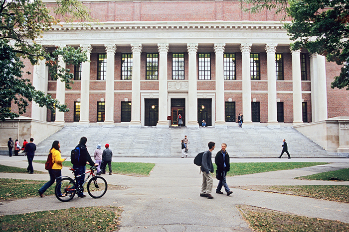 Гарвард вдома: Prometheus запускає українськомовні онлайн-курси американських університетів